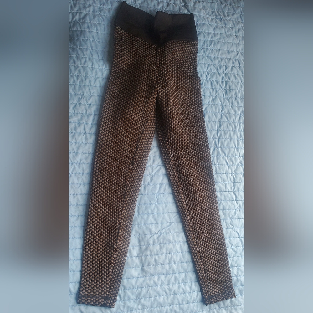 Black and dark gray boody scrunch leggings size s
